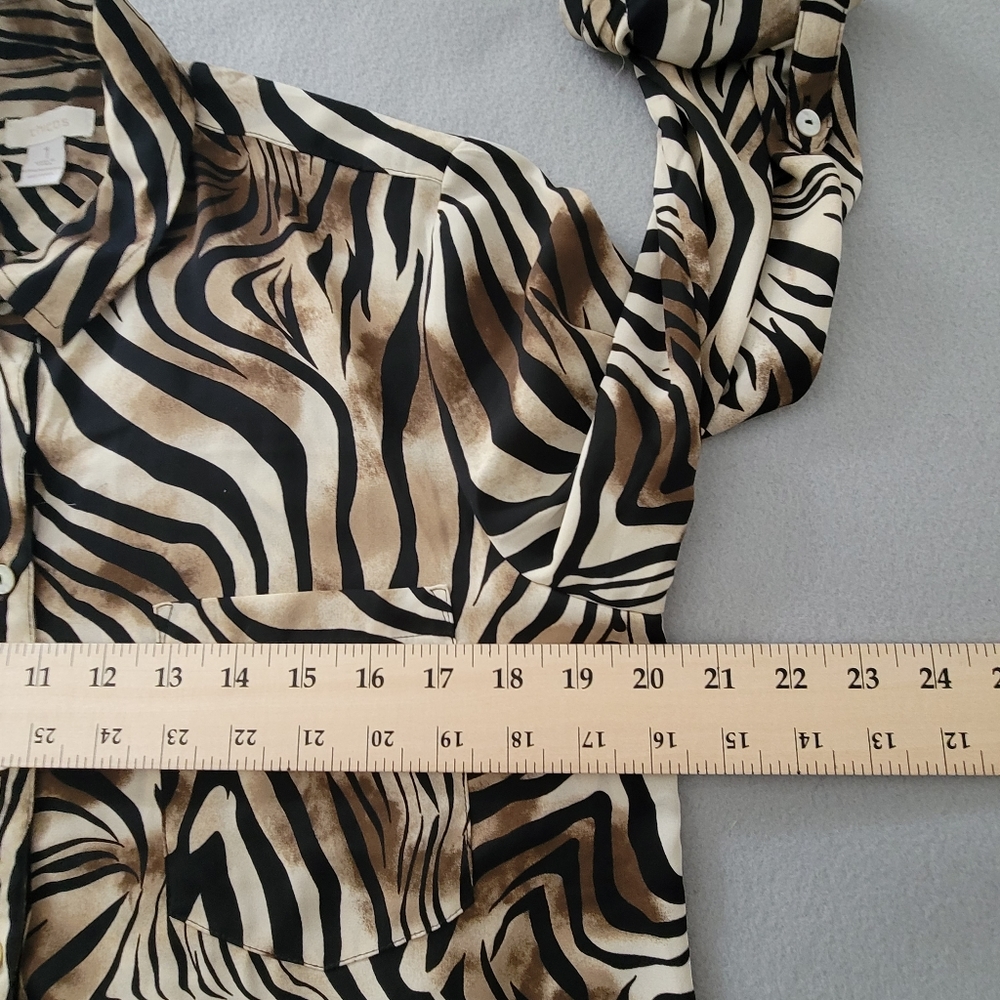 Chico's Womens White Brown Black Tiger Button Down Shirt Top Blouse Size 1 - Picture 3 of 10